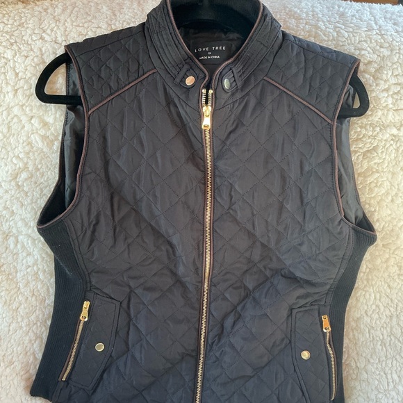 Love Tree Jackets & Blazers - Love Tree Black Quilted Vest